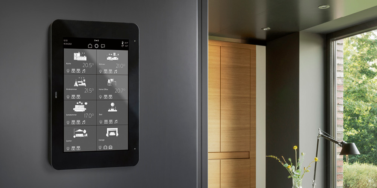 JUNG Smart Panel 8 bei Koch & Koch Elektrotechnik GbR in Niedergörsdorf